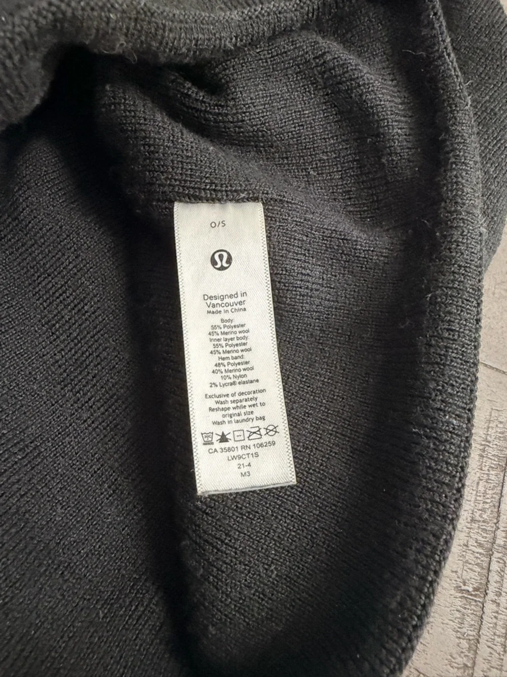 lululemon athletica Black Cuffed Knit Beanie with Tone-on-Tone Logo